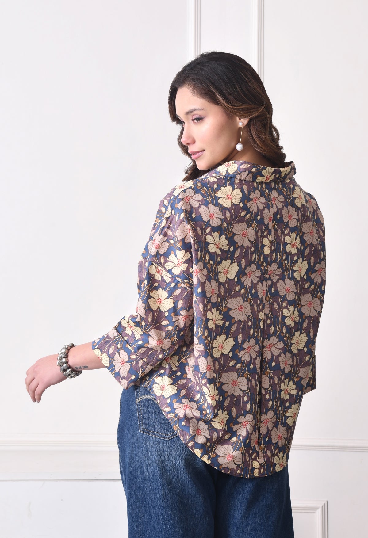 Women Relaxed Fit Floral Print, Printed Spread Collar Casual Shirt